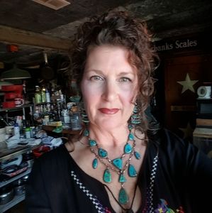 Meet your Posher, Deneen